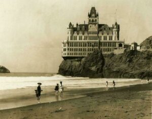The Iconic San Francisco Cliff House Before It Was Destroyed In A 1907 Fire